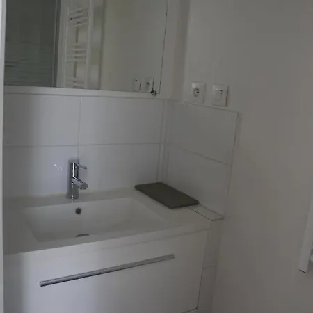 Maison De Village Spacieuse Et Confortable