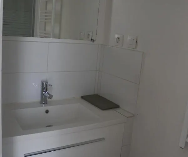 Maison De Village Spacieuse Et Confortable